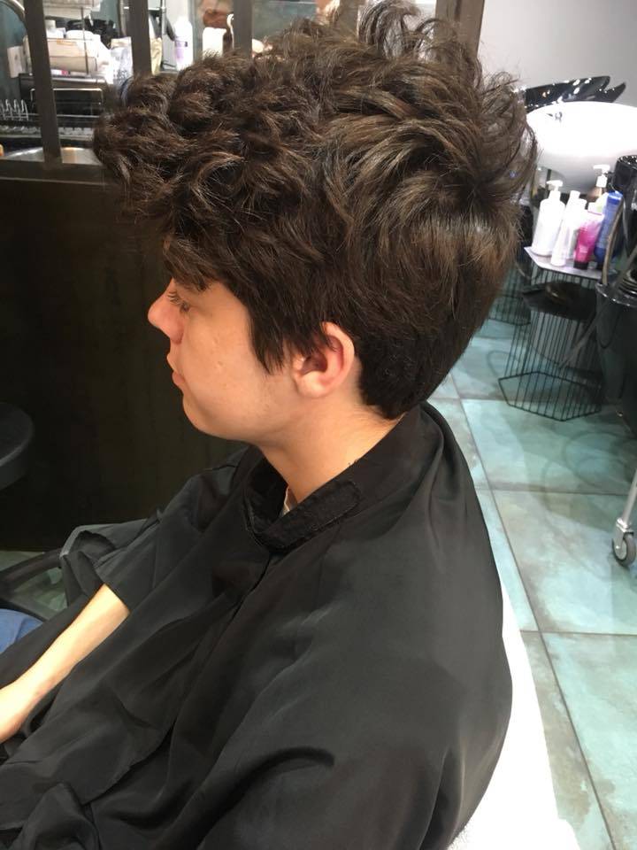 coupe de cheveux près de La Buisse
